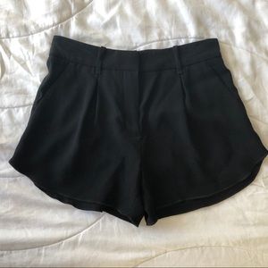 Aritzia Babaton Pleated high waisted black shorts